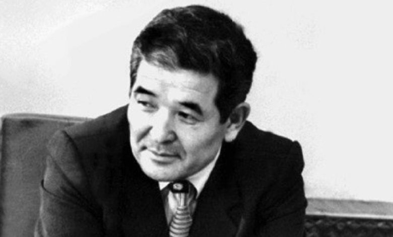 өзбекәлі жәнібеков өмірбаяны