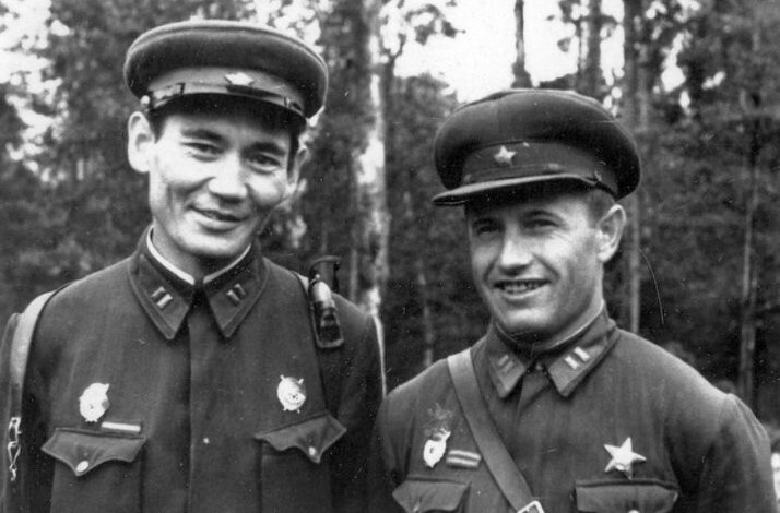 бауыржан момышұлы өмірбаяны