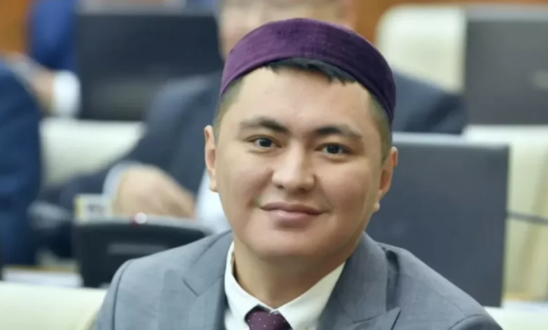 мұташ дәулетқалиев өмірбаяны